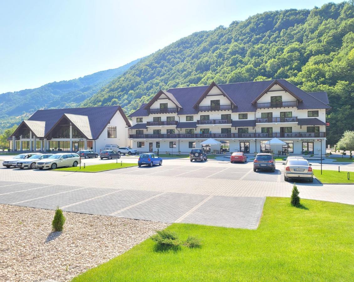 Nedei Hotel&Spa Transalpina Martinie Εξωτερικό φωτογραφία